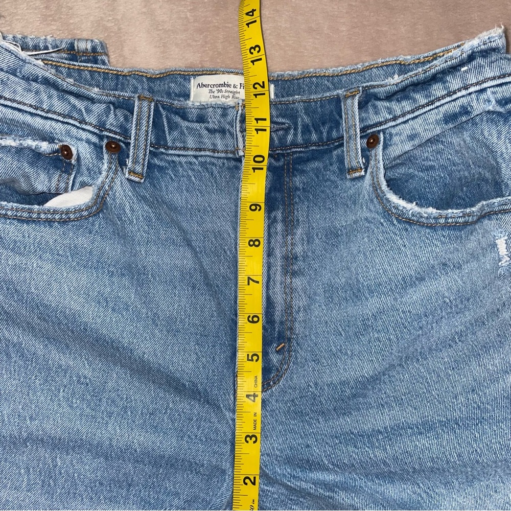 Abercrombie & fitch ripped the ‘90s straight ultra high rise Jean 29/8s - Picture 10 of 13